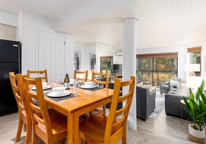 ❄︎Cloud Nine❄︎ | 2 BR Heated Pool & Hot Tub | Mountain Views | Free Parking
