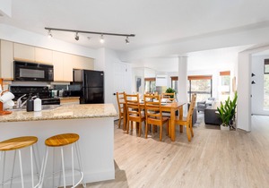 ❄︎Cloud Nine❄︎ | 2 BR Heated Pool & Hot Tub | Mountain Views | Free Parking