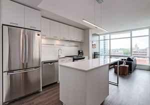 Corporate Stays - Sophisticated 1BR Urban Getaway with Modern Comfort and Style