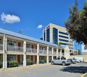 Econo Lodge Inn Suites University 