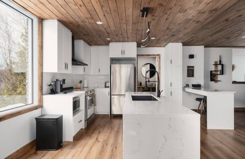 Chertsey Ski Chalet | Ô Sommet - Montcalm Slopes, Après-Ski Sauna, Hot Tub & Arcade
