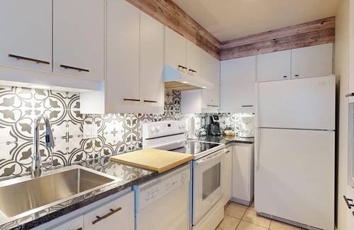 Beaupre Condo | 1-101 : Condo - 1 bedroom - 4 people