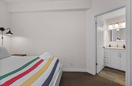 Lake of Bays Cabin | 1 bed 1 bath Lodge on Port Cunnington