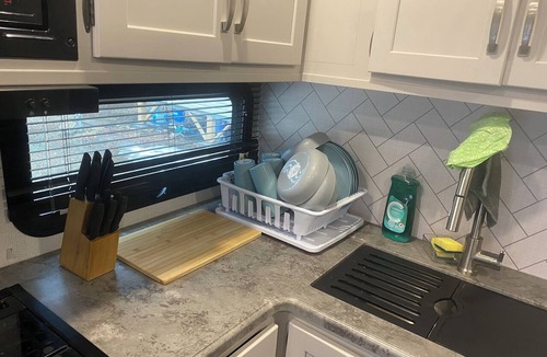 Sandy Hook RV Rental | 1 bedroom and 3 bunk bed for rent in GIMLI sandy hook