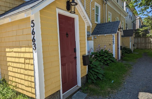 Downtown Halifax Apartment | 1 Bedroom in Bauer Terrace - Downtown Halifax