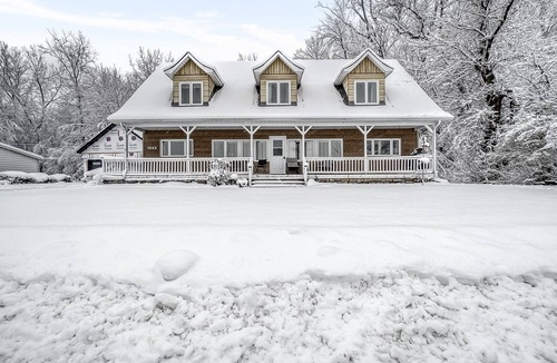 Communaute-Urbaine-de-l'Outaouais Apartment | 1 bedroom water front apartment in Gatineau/pet friendly.