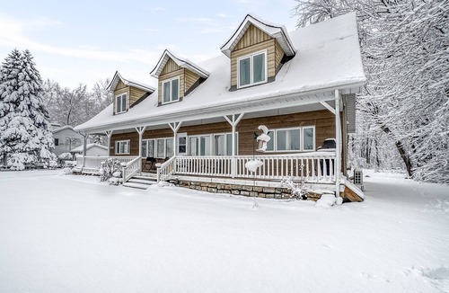 Communaute-Urbaine-de-l'Outaouais Apartment | 1 bedroom water front apartment in Gatineau/pet friendly.