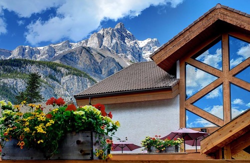Banff Apartment | 1 week (August 3 -10) in Banff National Park. 2 bedrms, 2 full baths $499/night