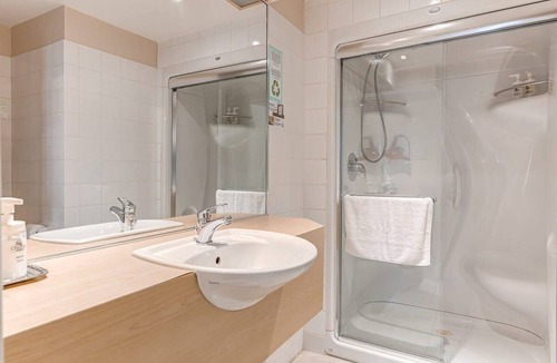 Vieux-Quebec-Cap-Blanc-colline Parlementaire Hotel | 10 Double Room