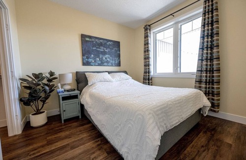 Woking House | 10 min from Teepee Creek Rodeo Grounds - Country Retreat