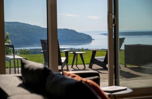 Baie-St-Paul Apartment | 102 - Upscale Condo - River View Terrace