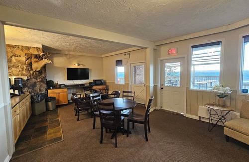 108 Mile Ranch Hotel | 108 Golf Resort
