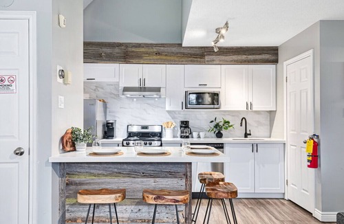 Craigleith Condo | 109 North Creek with Hot Tub and Tennis!