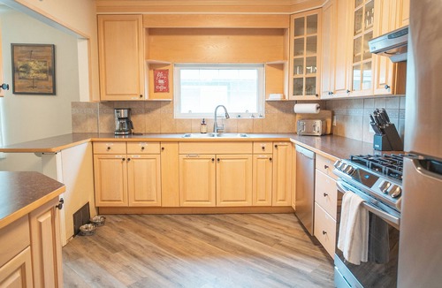 Sylvan Lake House | 11 person hot tub, A/C, Fire Pit, Arcade. 5 minutes from the water.