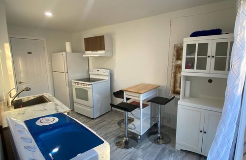 Quartier 5-2 Apartment | 12 min to downton Quebec city, 10 min the waterfall Québec city, near the mall.