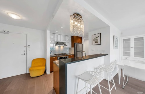 Yaletown Apartment | 1200sqft Waterfront Getaway WATER VIEW From Every Room!