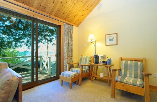 Georgina Ski Chalet | 148 Divot Simcoe Cottage private Beach, Kayak