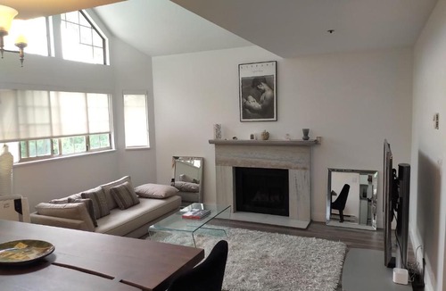 Grandview-Woodland Apartment | 1645 East 5th Ave