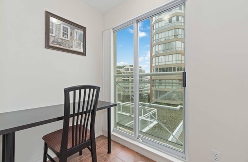 Downtown Vancouver Apartment | 1BR+Den, Free Parking, Steps to Seawall