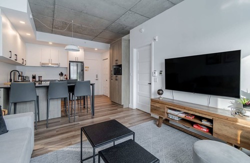 Saint-Roch Apartment | 1CH + Rooftop pool+Cuisine+Smart TV+Gym+750m QC
