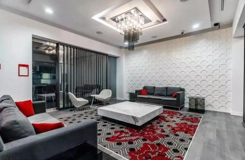 Wellington Place Apartment | 1King 1Queen 1Twin Beds-CN TowerView-Luxury Suite