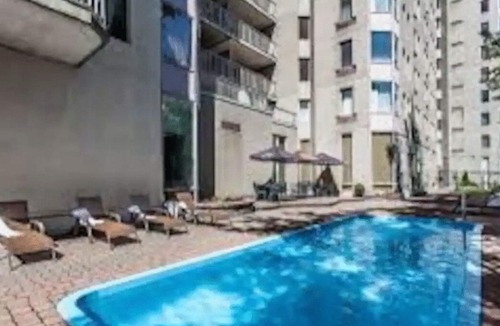 Shaughnessy Village Condo | 2 Bdr Downtown - Cozy and stylish - Pool