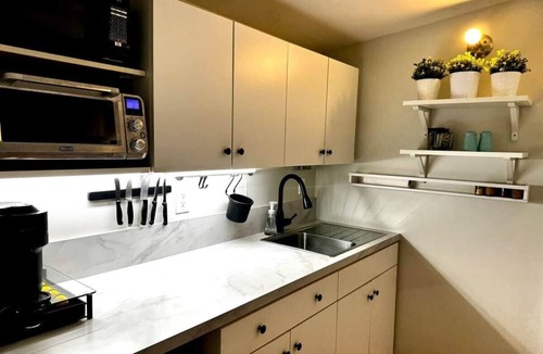 Carleton Place Apartment | 2 bed Suite: kitchen, parking, king/queen upstairs