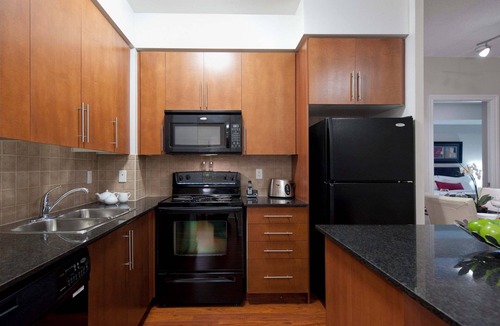 Downtown Mississauga Apartment | 2 Bedroom/2 Bathroom Suite