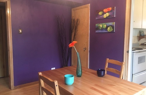 Banff Trail House | 2 bedroom house close to University & Foothill Hospital & Ctrain & SAIT