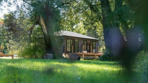 Harwood House | 2-bedroom Lake Front Cottage in Harwood ON #5