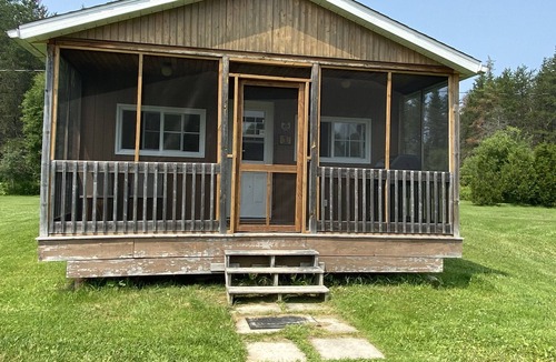 Angliers Cabin | 2 Bedroom Rustic Family Retreat Without Compromising Comfort