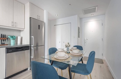 Cite Multimedia Apartment | 2 Queen Comfy Beds- Bright- Basilica