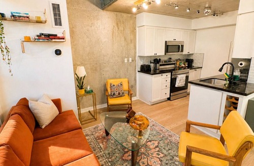 Niagara Condo | 2 Storey King West Loft | 15 min walk to BMO Field