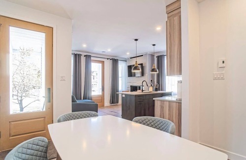 Bromont Apartment | 201 Condo au rez de chaussée , au coeur de Bromont