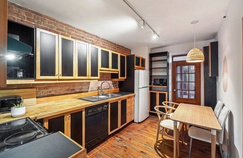 Plateau Mont Royal Apartment | #202 Cozy Stylish Unit in Plateau Mont-Royal