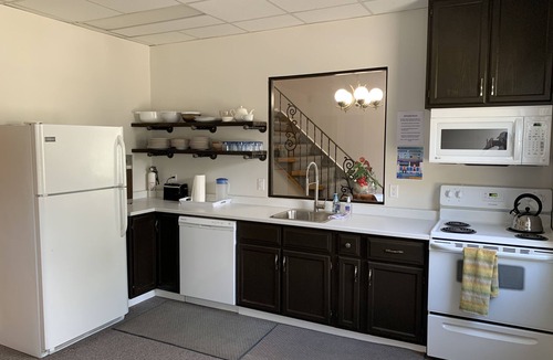 Port Elgin Hotel | 202 - Executive Rm Lake View- Balcony 2 DBL