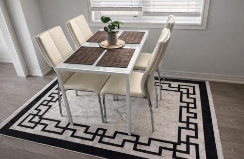 Cambridge House | 2024 Built 3-Bedroom Cambridge Townhome with Free Parking, WiFi, Full Kitchen, Laundry & Foosball - 8 Mins to African Lion Safari - Great for Families, Groups & Work Stays!