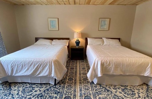 Alban Resort | 26 French River Rooms