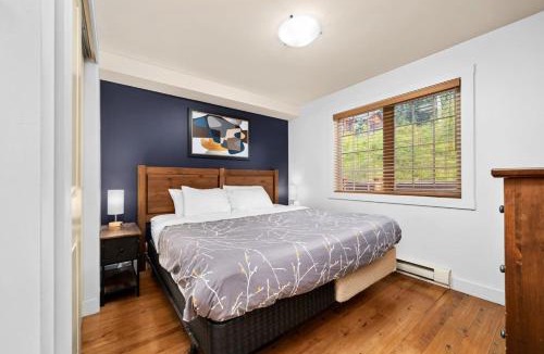 Golden House | 2BR Condo at The Aspens BBQ plus Terrace Views