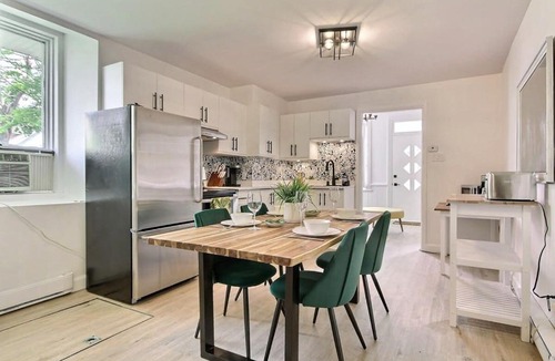 Quartier 5-4 Apartment | 2BR - Hot Tub & 2 Parking - 8 min to Old Quebec