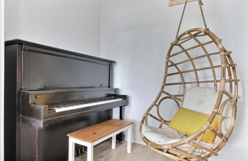 Quartier 5-4 Apartment | 2BR - Hot Tub & 2 Parking - 8 min to Old Quebec