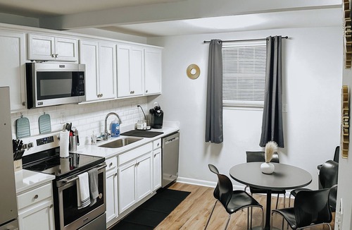 Crabtree House | 2BR in Desirable North Hills Neighborhood