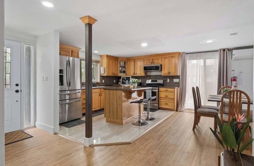 Fort Erie House | 2BR Lakeside Oasis w/BBQ & Parking | Sleeps 5!