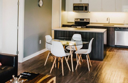Winnipeg Apartment | 2BR Retreat with Gym, near Assiniboine Park Trails