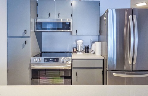 Windermere Apartment | 3 BDRM/Lake Access/Year round Indoor pool
