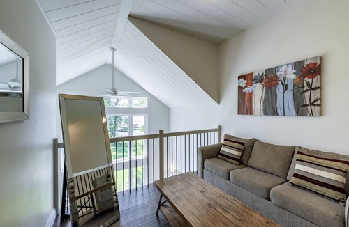 Port Carling Villa | 3 + bed 2 bath Villa on Lake Muskoka