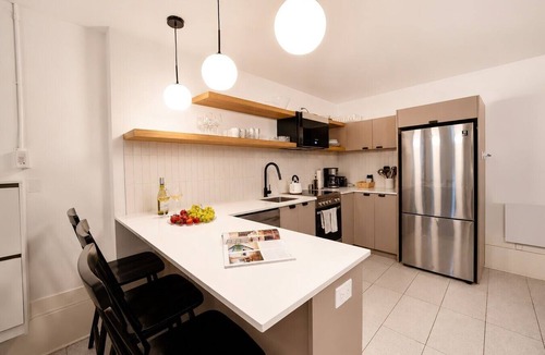 Shaughnessy Village Apartment | 3 Bedroom Apt in Downtown Montreal