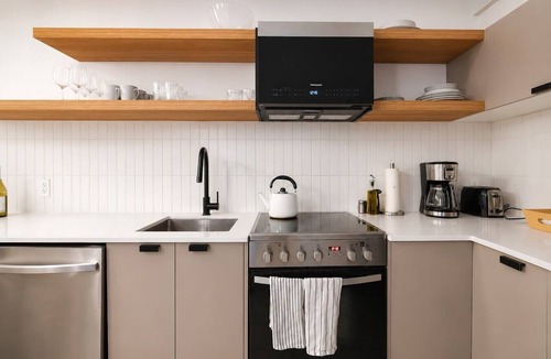 Shaughnessy Village Apartment | 3 Bedroom Apt in Downtown Montreal