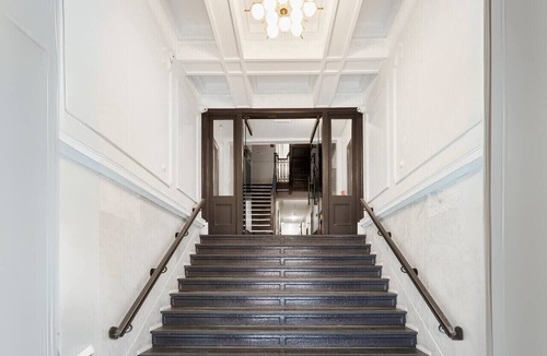 Shaughnessy Village Apartment | 3 Bedroom Apt in Downtown Montreal