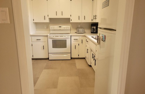 Fredericton Apartment | 3 Bedroom, Full Kitchen, Fire pit, Parking + Yard. Close to the Airport.